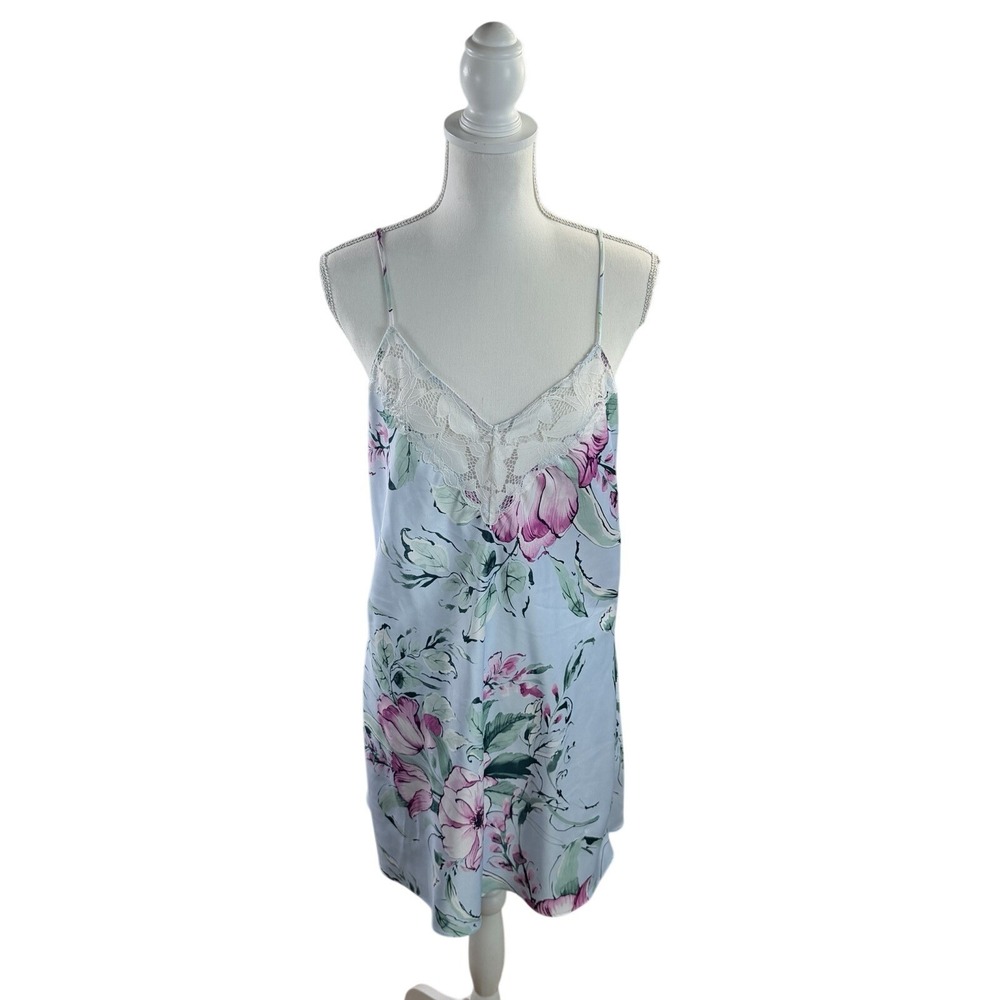 Lilac and London Light Blue & Purple Lace Floral V-Neck Nightgown Mini Small